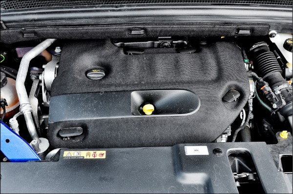 這具原廠代號DW10FD的2.0升柴油共軌Turbo引擎，可輸出150匹最大馬力與37.7公斤米最大扭力，能源局公布的歐規平均油耗每公升柴油可跑21.3公里，無疑是該排氣級距最佳的第1級，動力效能相當出色。