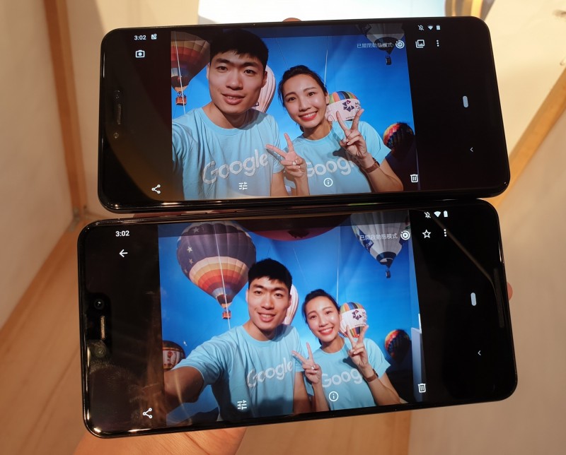 Pixel 3系列具備雙前鏡頭，自拍可拍標準（上）跟廣角（下）。（記者吳佩樺攝）
