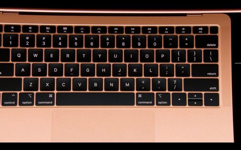 蘋果新代MacBook Air採用全新設計的鍵盤。（翻攝官網）