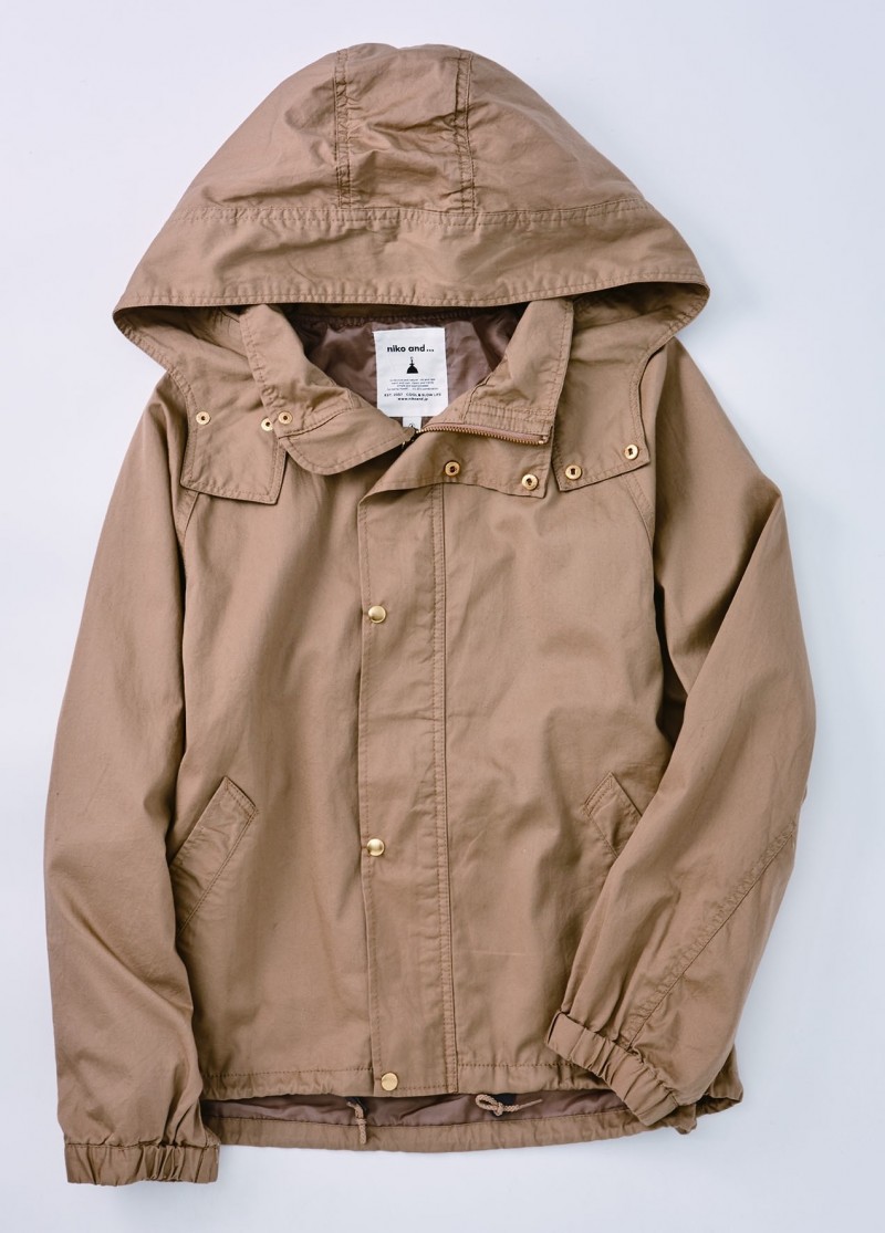 niko and…厚款連帽外套 原價2,290元，特價1,690元。（京站提供）