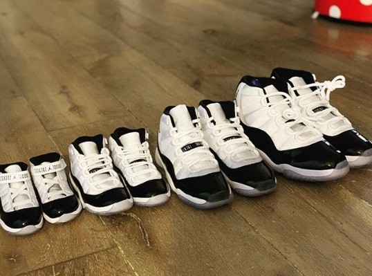 修杰楷PO出的鞋子照遭網友攻擊。（翻攝自賈靜雯臉書）