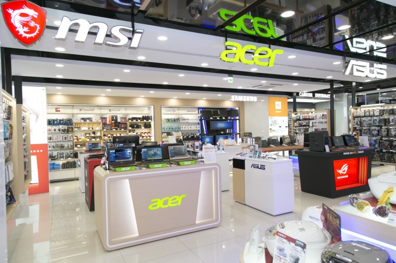 全國電子旗下Digital City南京松江店昨日開幕，主打3C，開設各大資通訊年度旗艦機，都可以在這裡選購。（全國電子提供）