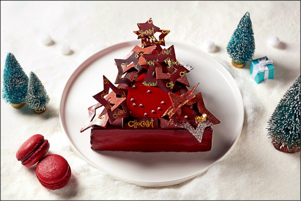 台北寒舍艾美酒店巧克光廊推出經典慕斯蛋糕「星願之夜」，單個1,200元，即日起至25日限定販售。