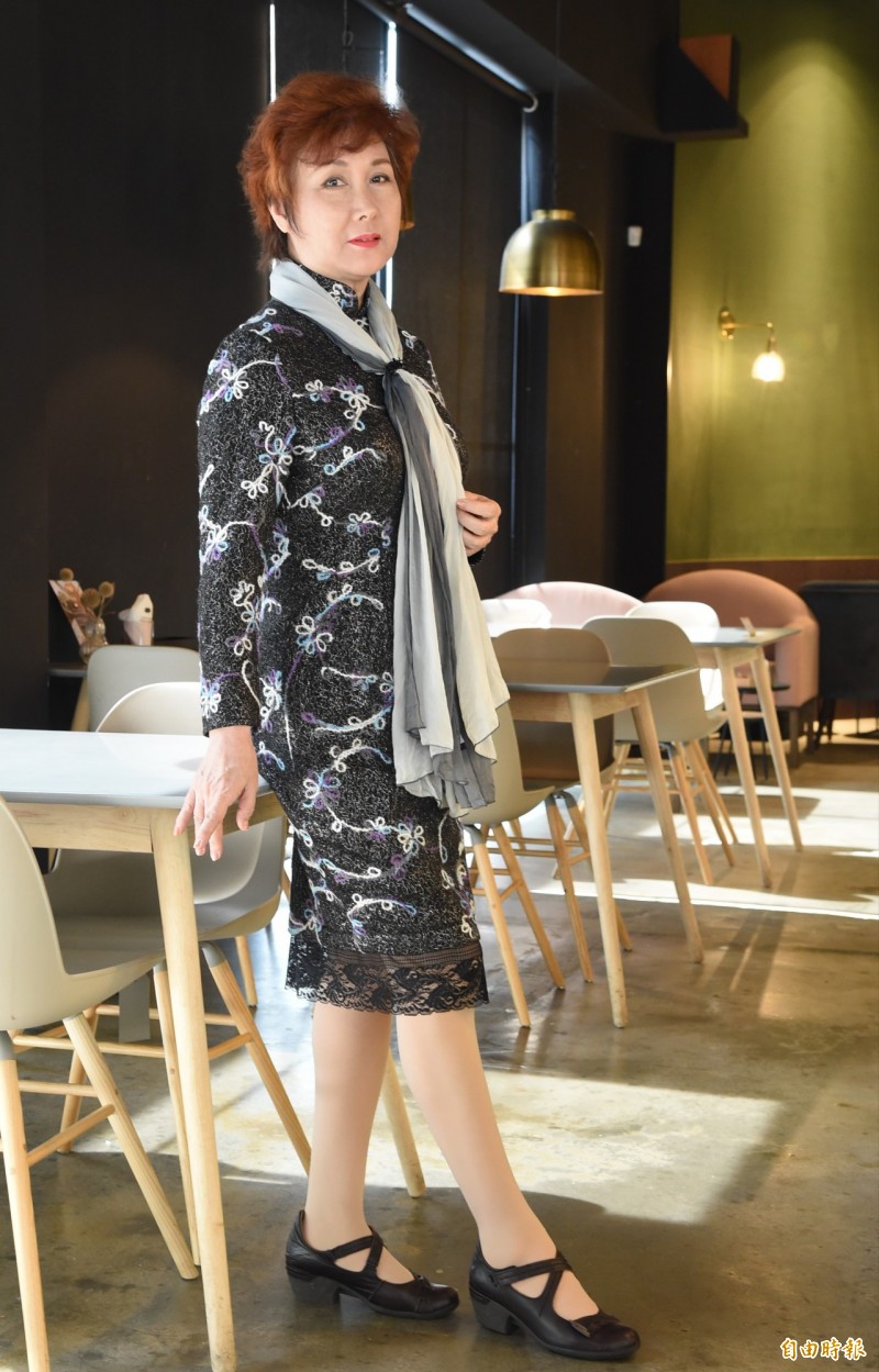 沈海蓉以自己的毅力，重新站起來。（記者宋志雄攝）