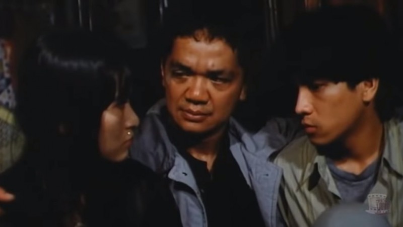 黃光亮（中）在《再世豪哥》飾演的悍匪大哥，讓人印象深刻。（翻攝自YouTube）