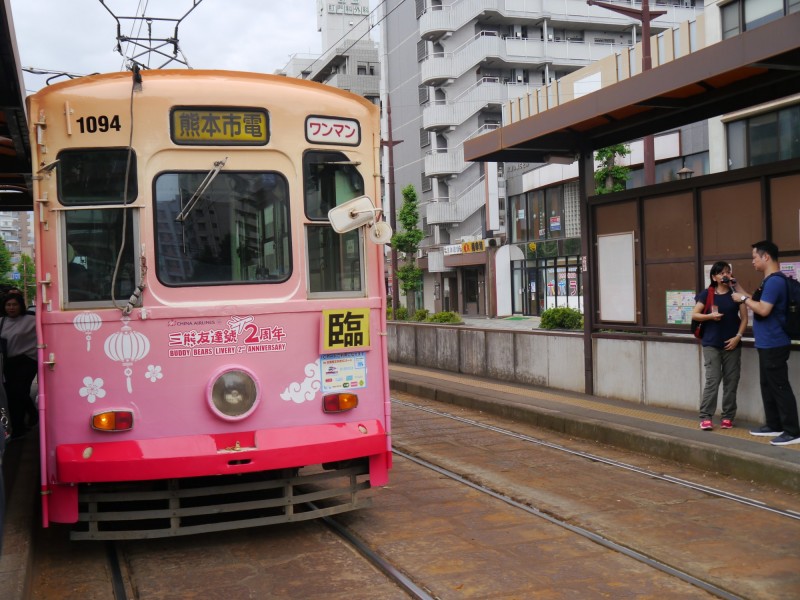 華航三熊友達號彩繪電車上路卡哇伊萌翻熊本城 自由娛樂