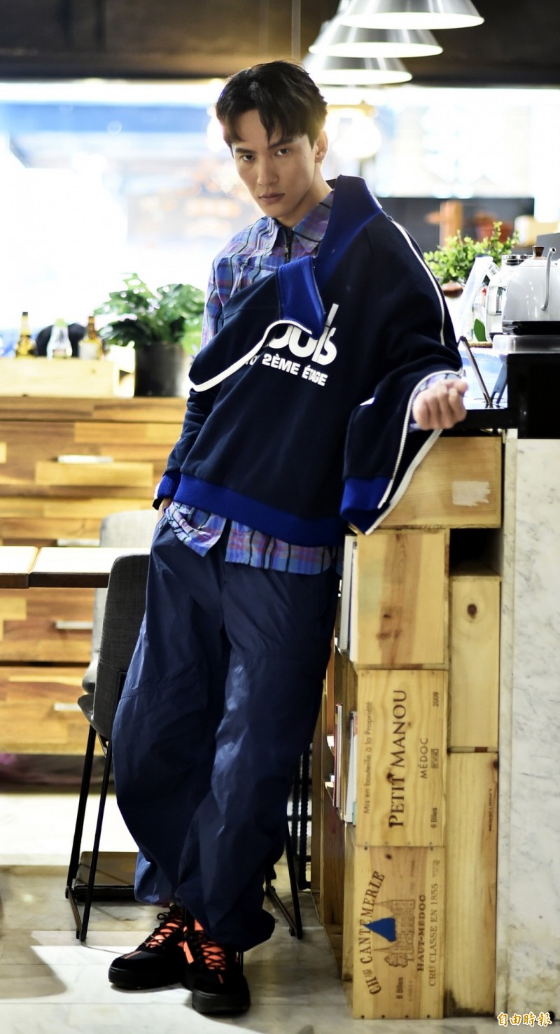 大學時期，曹晏豪曾因情傷而低潮了兩年。（記者陳奕全攝）