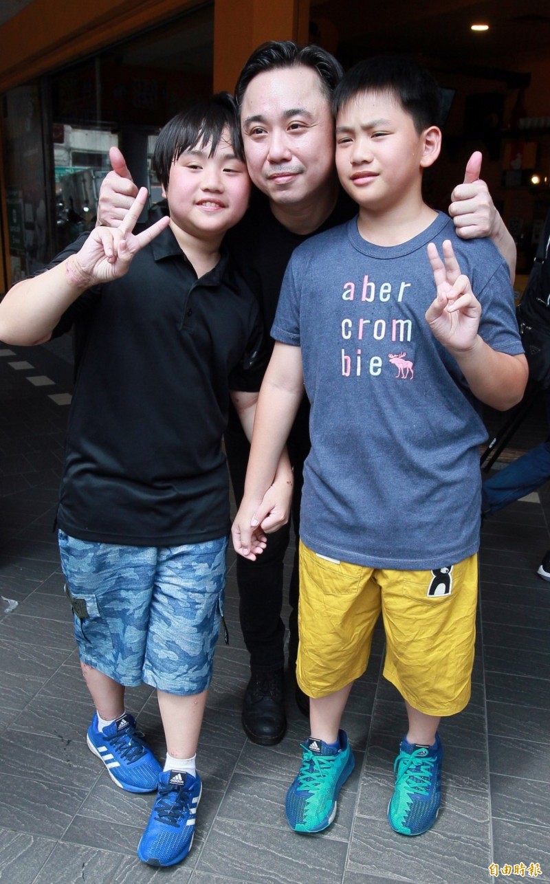 小小彬長大走鐘 飆髒話被偷拍 崩潰受創不敢出門 自由娛樂