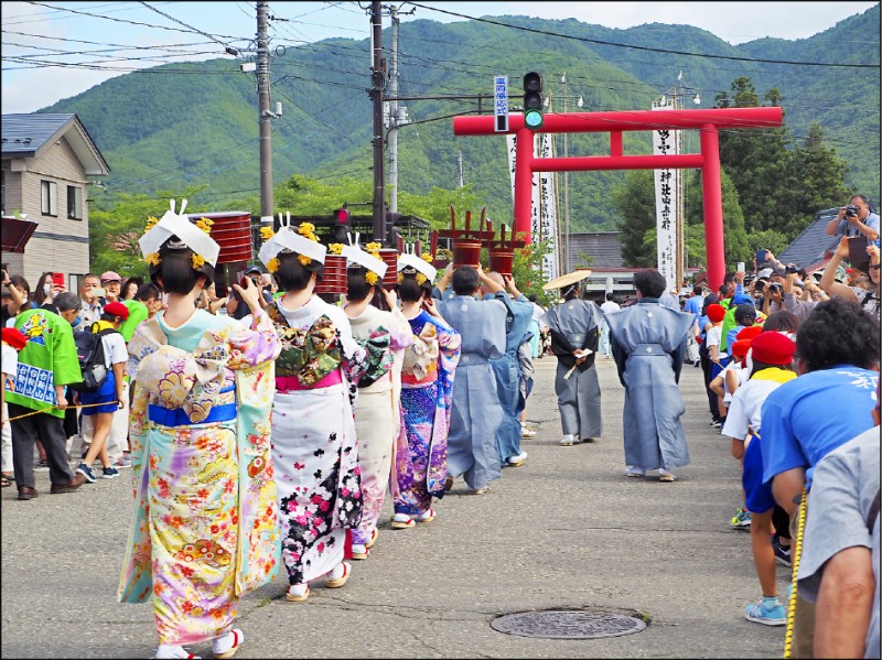 旅遊 影像行旅 綺麗花嫁行列 日本 會津田島祇園祭 自由娛樂