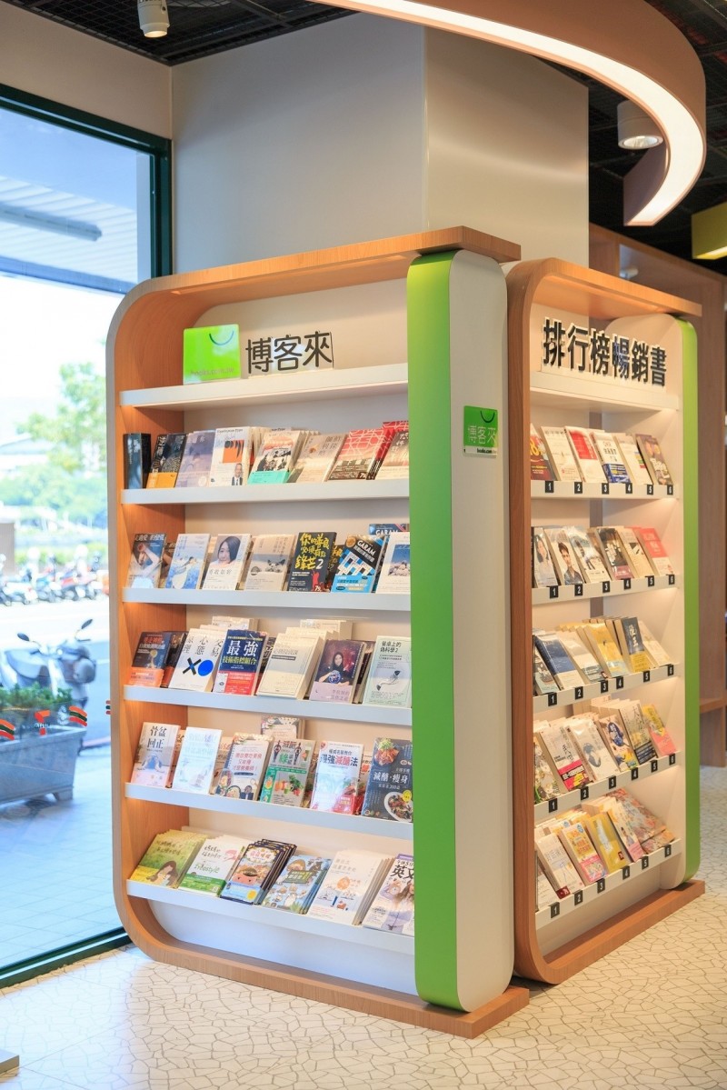 小七超商最狂「Big7」進軍高雄！ 24小時博客來書店、精品咖啡飄香- 自由娛樂
