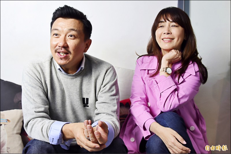 王維明（左）一直得到老婆陳婉若的支持。（記者潘少棠攝）