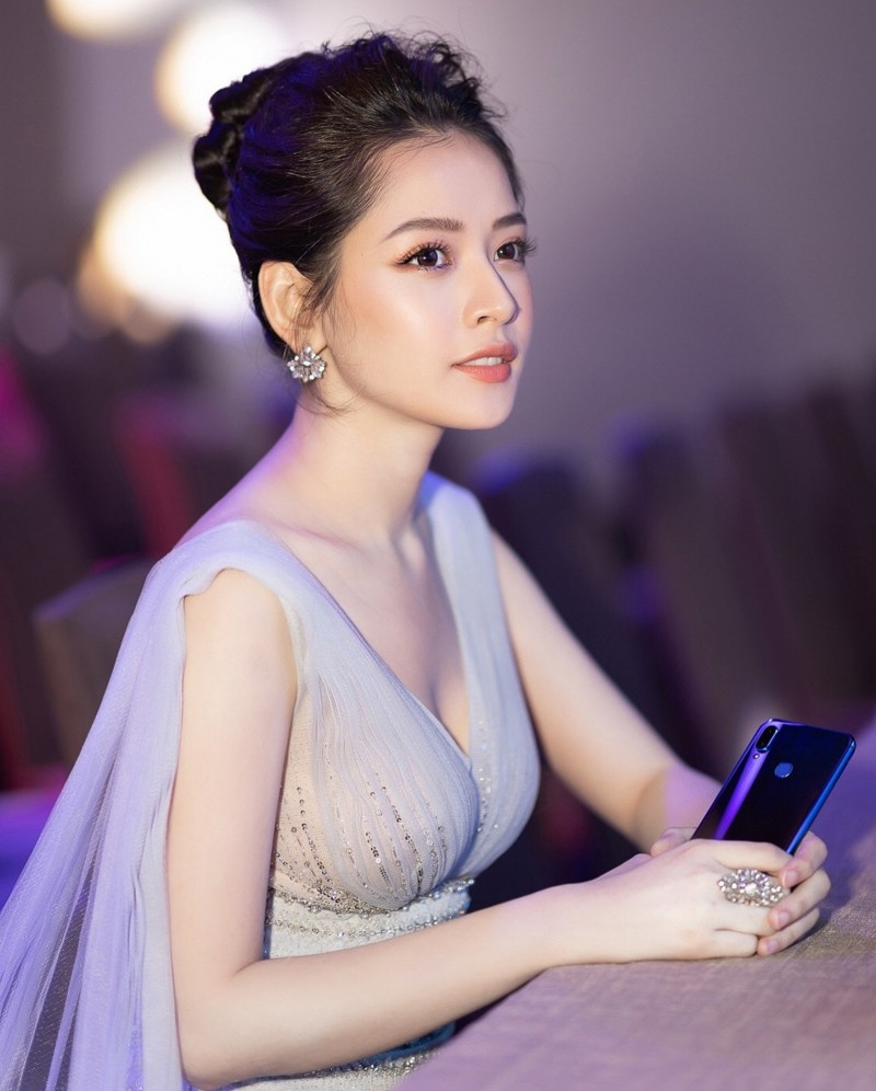 「越南第一美女」仙氣爆棚 逆天美顔吸粉800萬