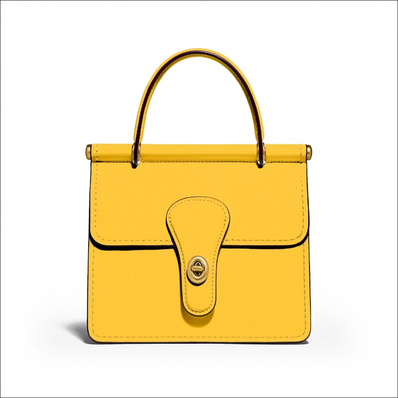 Coach Willis 18黃色款，16,800元。