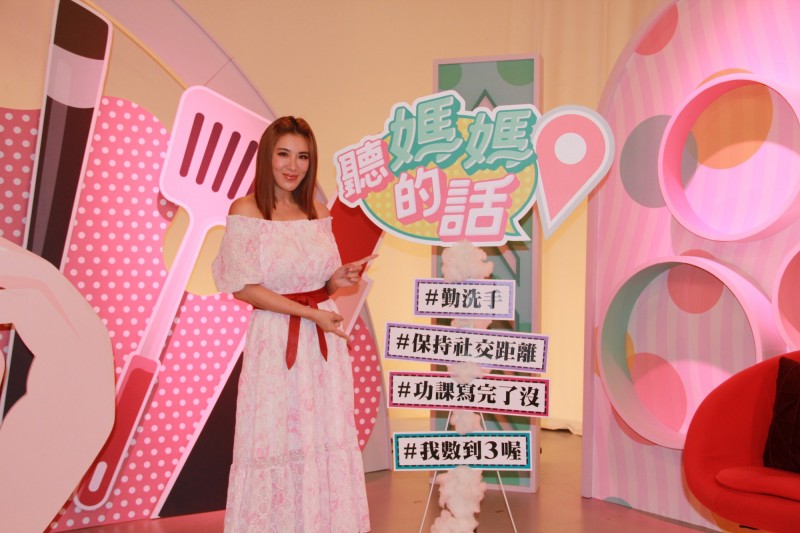 小禎近年努力修復母女關係。（年代提供）