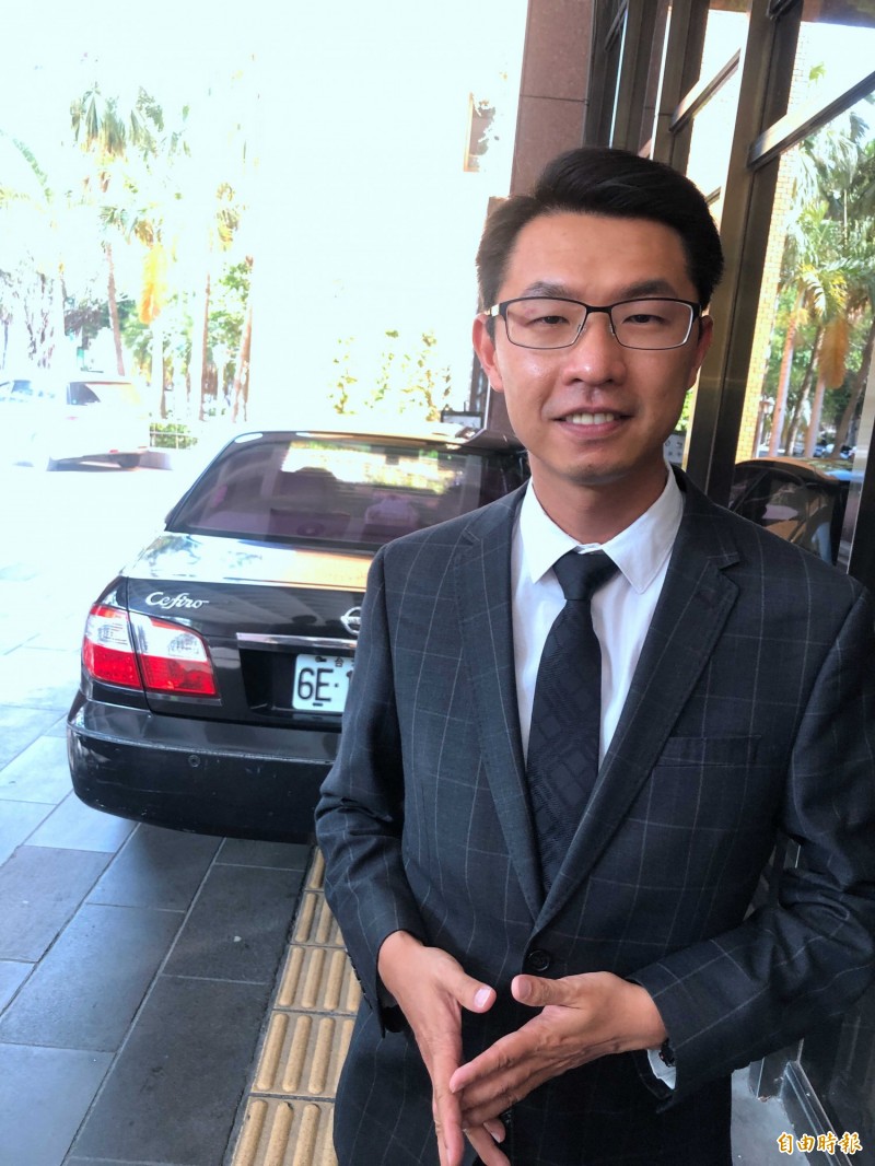 秀琴陳致遠慘了!違約遭求償200萬 爆名下幾無財產 - 自由娛樂