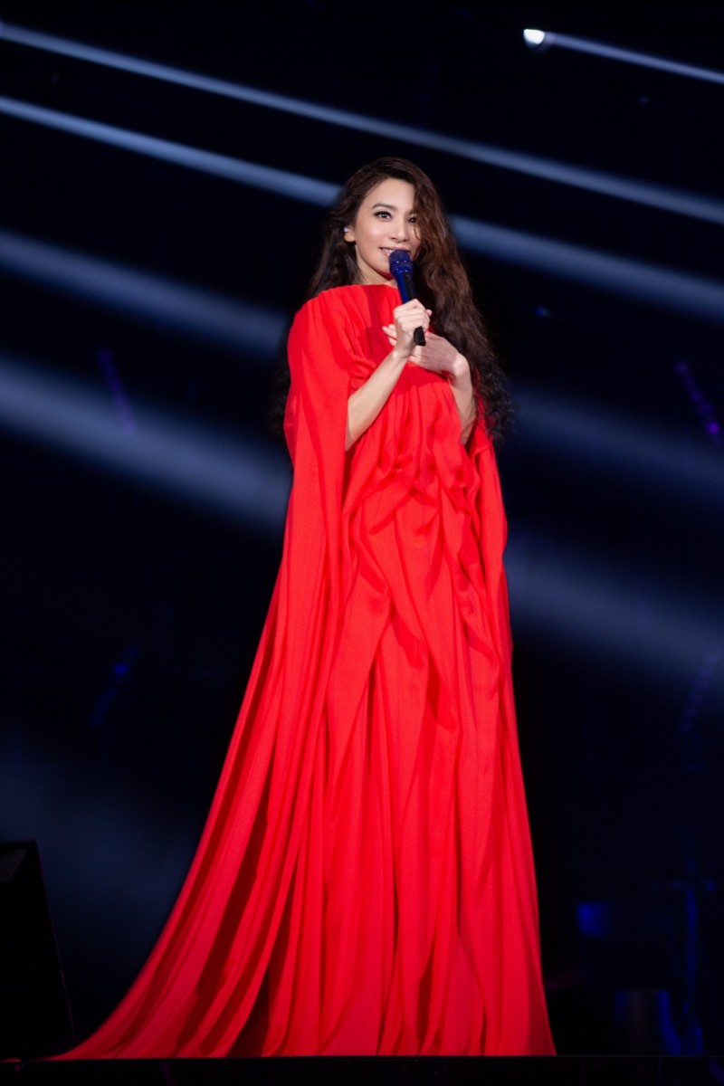 田馥甄演唱會進行到第三場，歌迷說被她的美麗震懾。（何樂音樂提供）