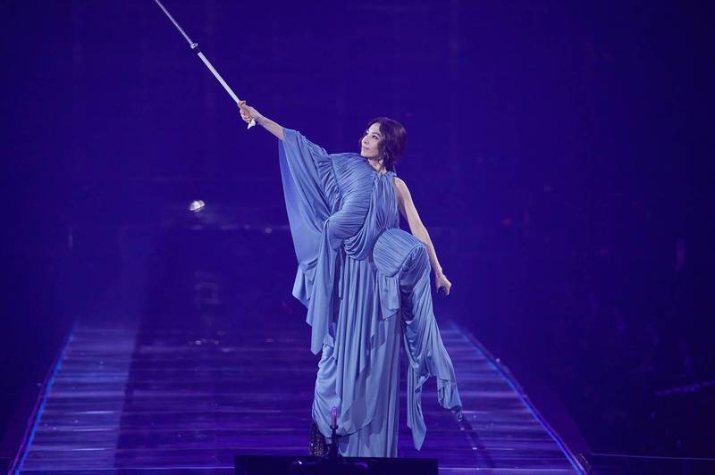 田馥甄的「神祕嘉賓」竟是一枝登山杖。（何樂音樂提供）