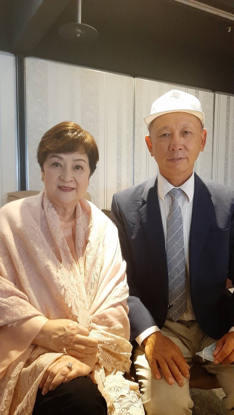 藝界唯一無死角美女 甄珍重情宴李行話當年 - 自由娛樂