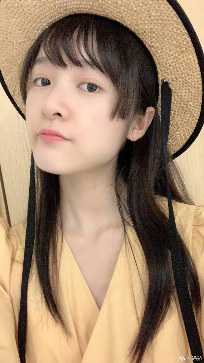 「最嫩星女郎」長大了！ 激短上衣洩超狂馬甲線 - 自由娛樂