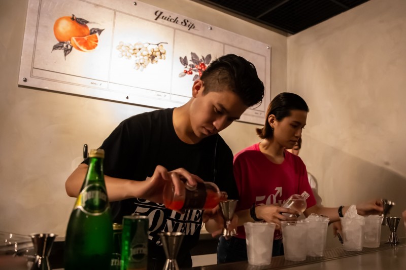 世界五十大頒獎典禮當日，KoHi &amp;免費提供多款融合各家台灣50最佳酒吧特色及沛綠雅Perrier的限量紀念雞尾酒供民眾享用。（KoHi &amp;提供）