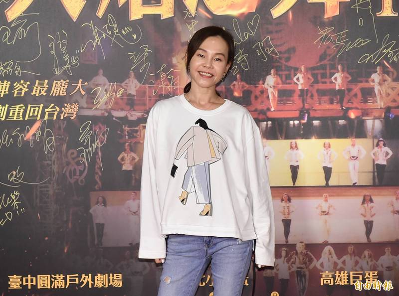 彭佳慧帶3個孩子首次朝聖《火焰之舞》，透露新專輯已製作完成。（記者潘少棠攝）