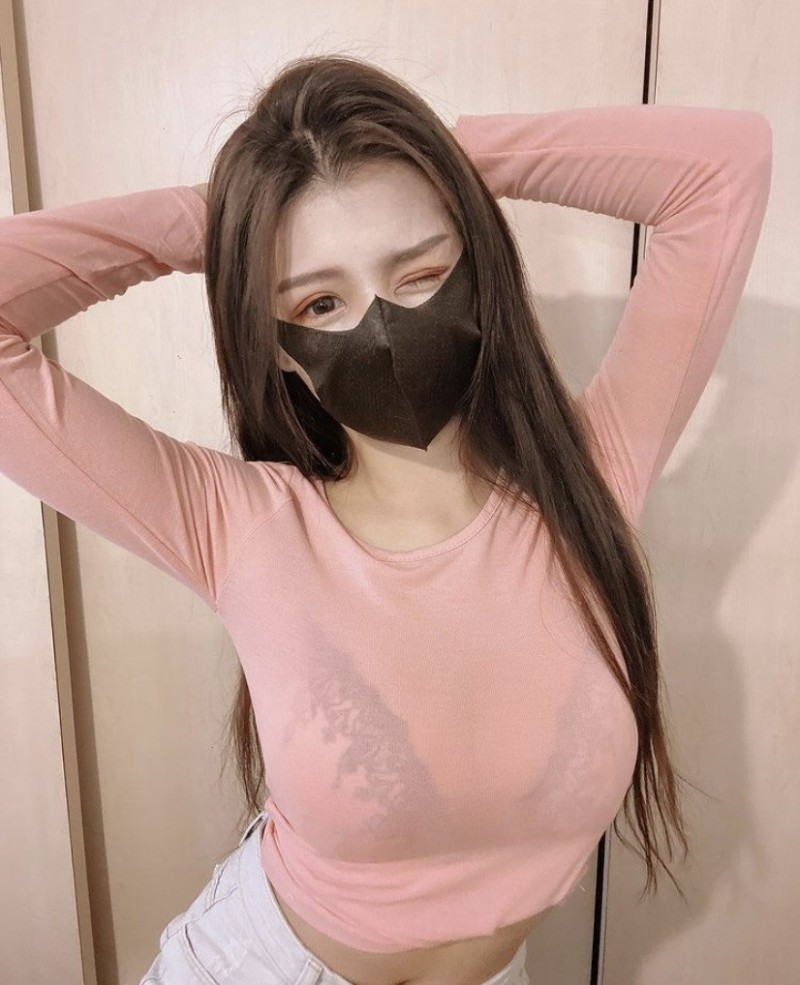 晃 奶 gif