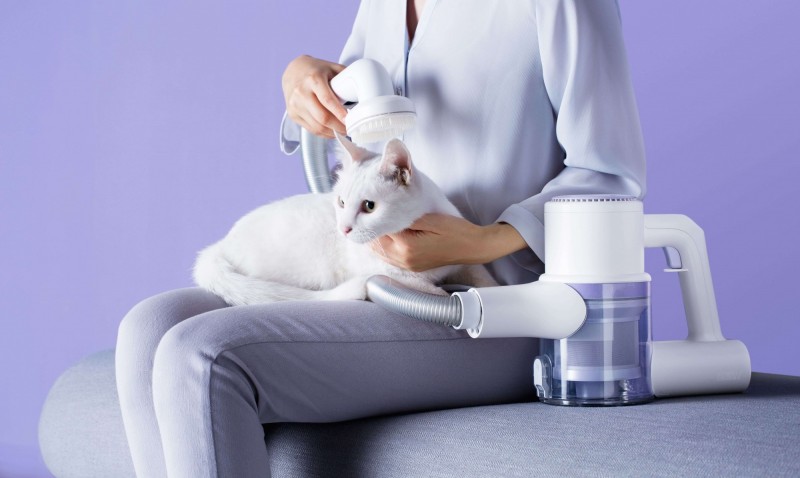 睿米Z1掃拖無線吸塵器，推出整理寵物毛髮的專用刷，須加購。（業者提供）