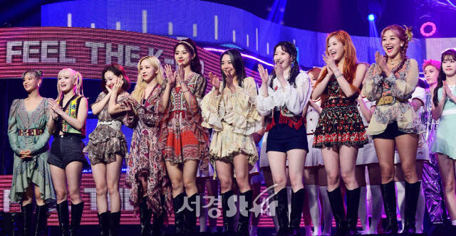 Twice 9人合體 定延收假6月全體回歸歌壇 自由娛樂