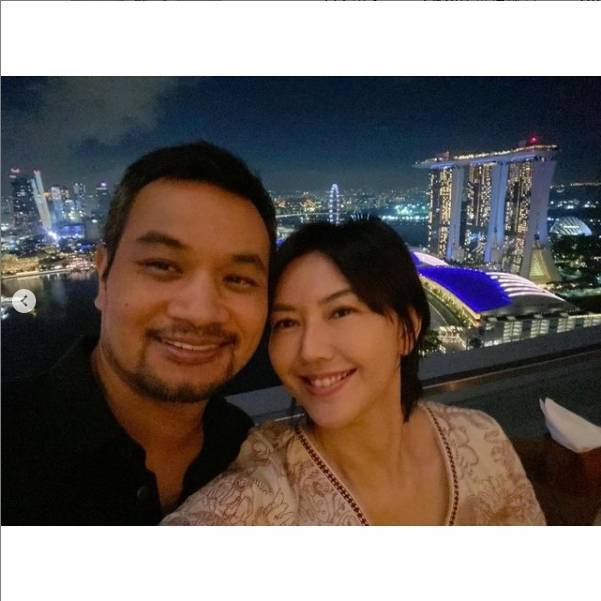 孫燕姿慶結婚10週年 罕曬全家福「一家四口」全曝光 - 自由娛樂