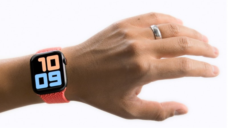 Apple Watch的輔助操作，讓上肢不便的使用者無須觸摸螢幕或控制鈕，即可享受 Apple Watch帶來的方便。（蘋果提供）