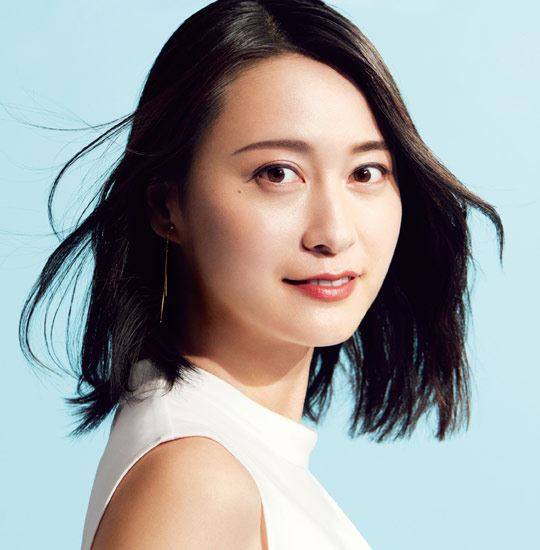 小川彩佳因為亮眼外貌，在日本主播界佔有一席之地。（翻攝自TBS官網）