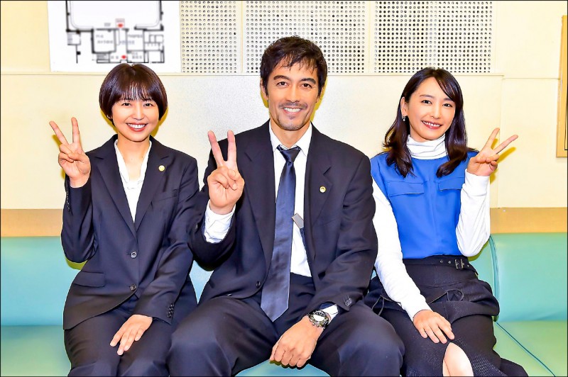 新垣結衣婚後首亮相助攻《東大2》奪今年日劇收視王- 自由娛樂