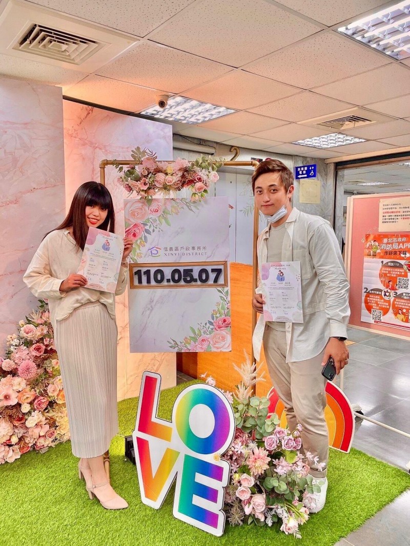 恭喜！57歲包偉銘預備當阿公 30歲帥兒登記結婚