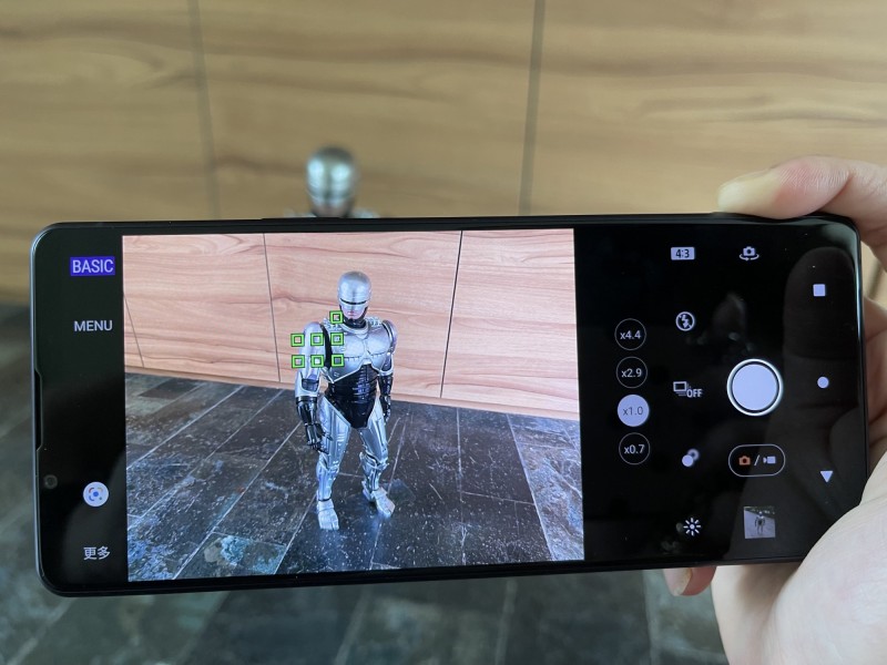 Sony Xperia 1 III全焦段升級「即時物件追蹤對焦」。（記者吳佩樺攝）