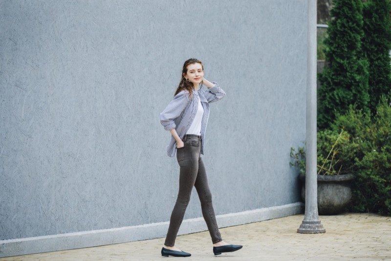 UNIQLO女裝特級彈性Skinny高腰牛仔褲，1,290元。（UNIQLO提供）