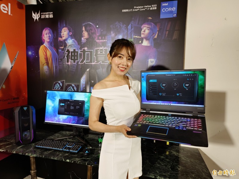 宏碁旗艦電競筆電Predator Helios 500（PH517-52），售價159,000元。（記者吳佩樺攝）