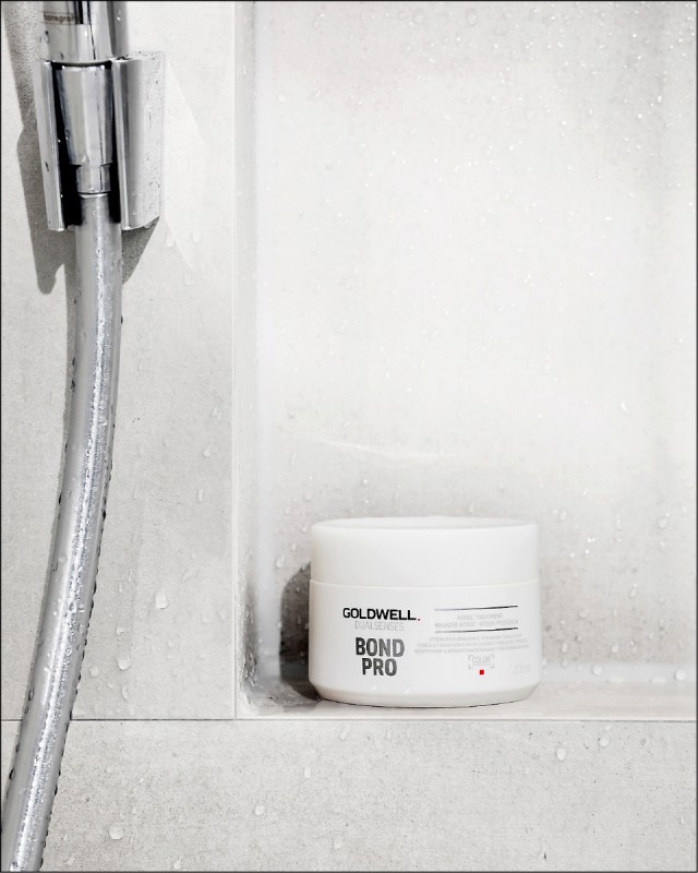 Goldwell韌感60秒髮膜，200ml／800元。