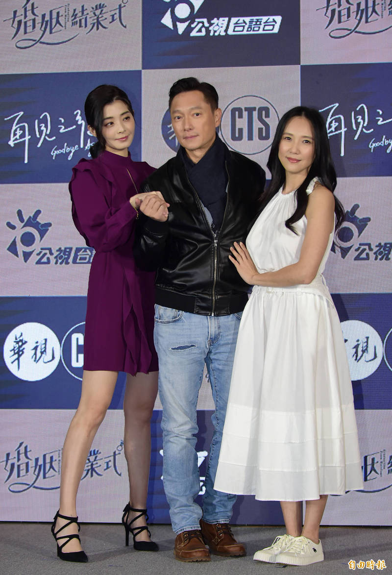 《婚姻結業式》台北電視節表演，夏如芝（左起）、謝祖武、張本渝。（記者胡舜翔翔攝）