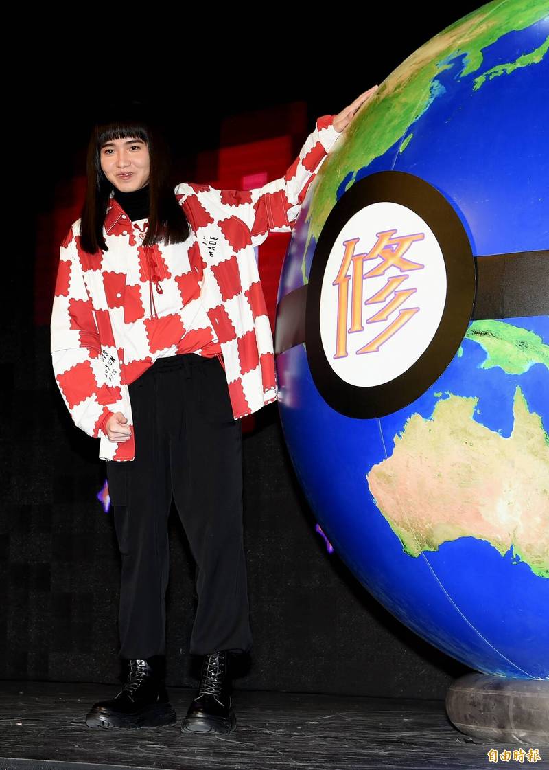 持修宣布加盟環球EMI。（記者宋志雄攝）