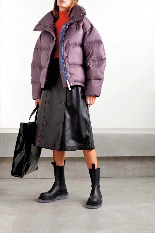 Net-A-Porter是一個集合了精品與時尚品牌的複合式網站，圖為Acne Studios。（翻攝自：net-a-porter.com.tw）