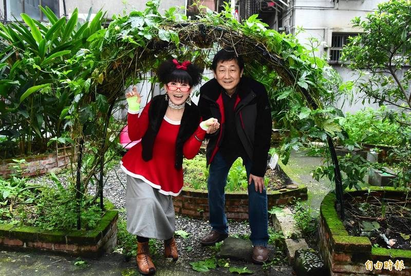 蔡閨和老公賴勛彪（右）一起受訪。（記者胡舜翔攝）