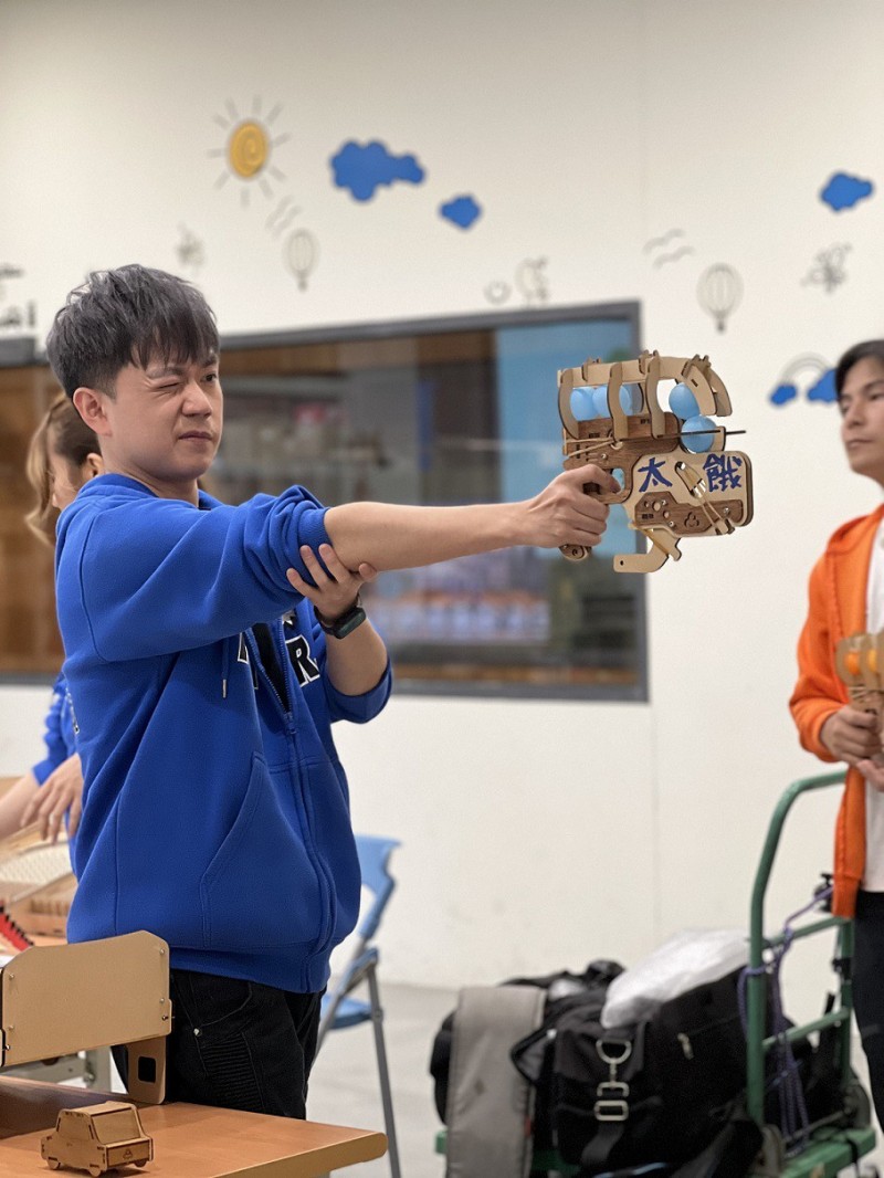 李岳射擊技術很準。（中視提供）
