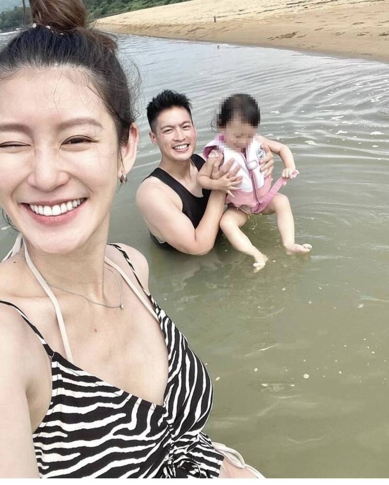 許孟哲、趙孟姿和女兒Doreen。（翻攝臉書）