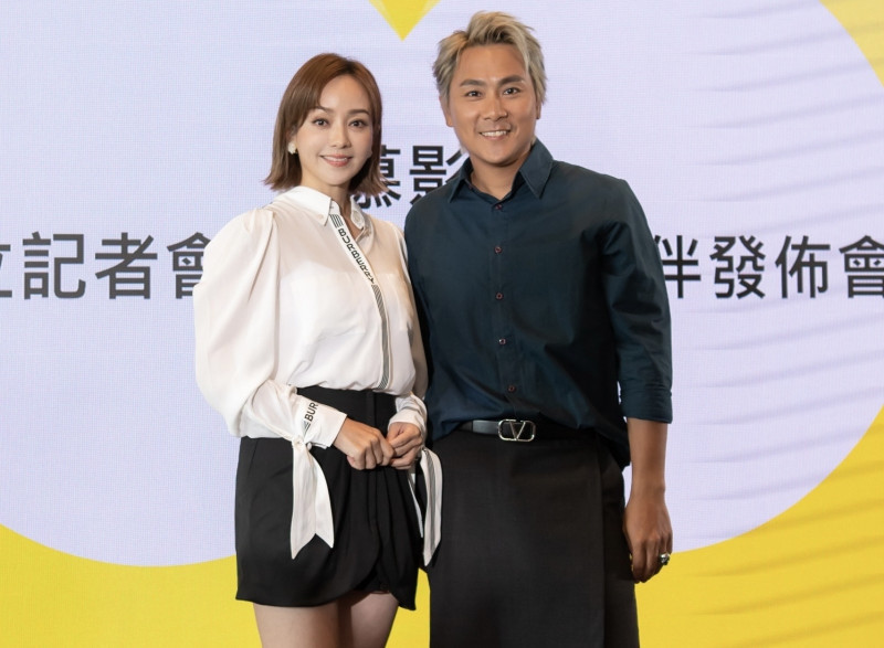 王仁甫（右）與季芹結婚16年仍相當恩愛。（艾慕影藝提供）