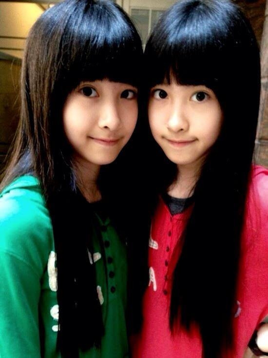 Sandy&Mandy兒時的可愛模樣。（翻攝臉書）