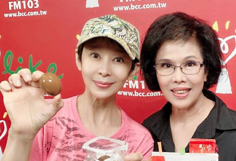 林美慧(右)開心和崇拜偶像李秀媛見面。(翻攝自林美慧臉書)