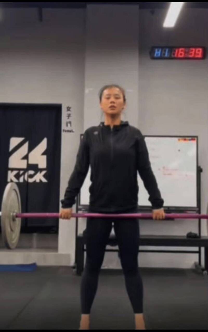馬思純做重訓,否認懷孕生子。(翻攝自小紅書)