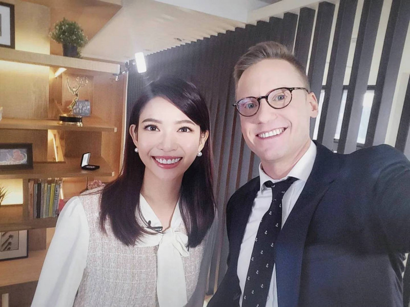 「學霸主播」劉宸希太甜!全英文專訪CNN特派員 直接受邀開唱 - 自由娛樂