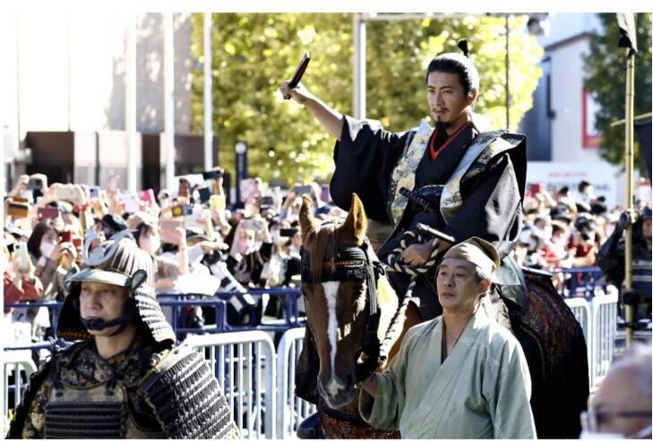 Takuya Kimura dressed as Oda Nobunaga parade 960,000 people by lottery ...