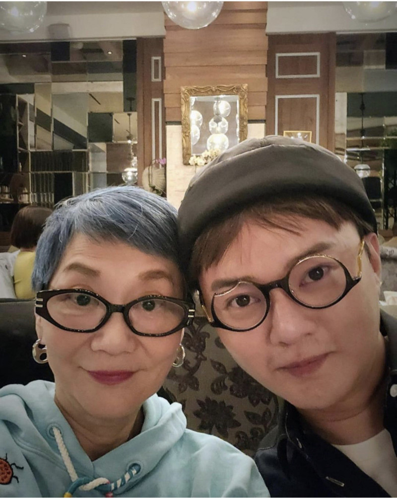 許富凱與張小燕聚會。（翻攝自IG）